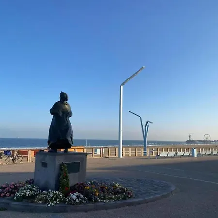 Modern Harbor-view In Scheveningen *