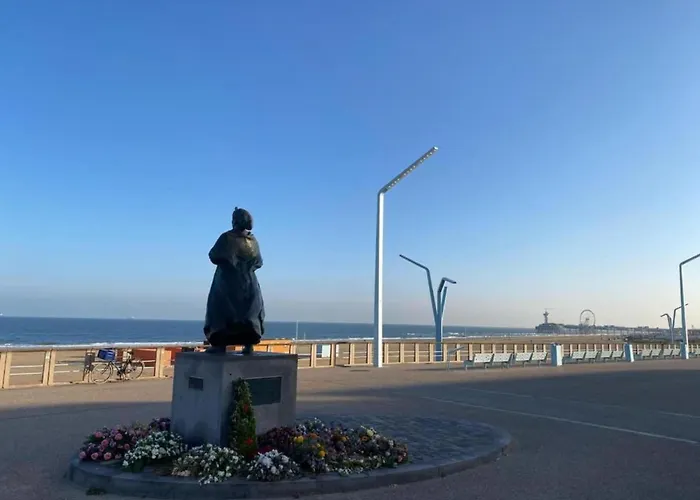 Modern Harbor-view In Scheveningen *